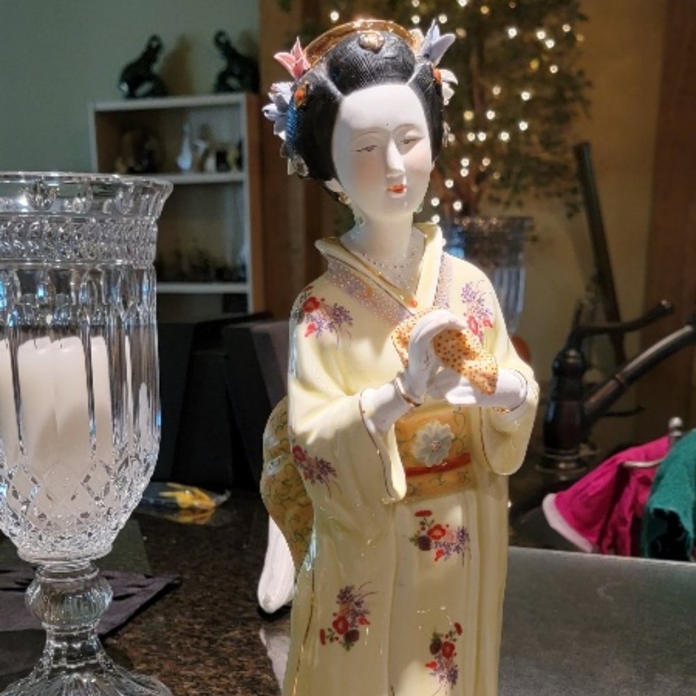 Oriental Japanese Geisha Porcelain Lady Figurine Sculpture 17"
